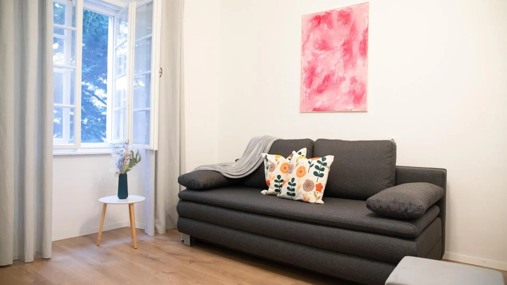 Апартаменты Cosy Castle Flat In Ljubljana Center - Free Parking