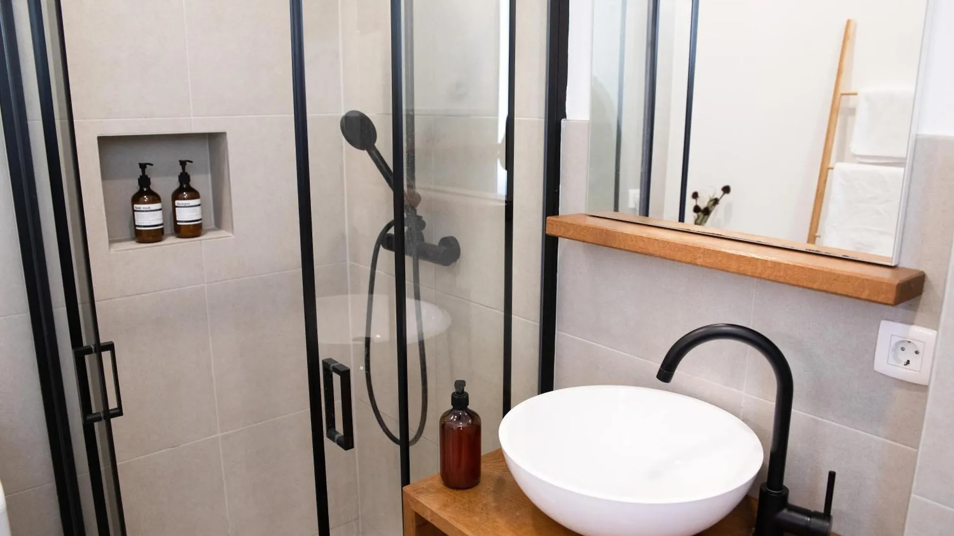 Cosy Castle Flat In Ljubljana Center - Free Parking Apartment 0*,  Slovenia